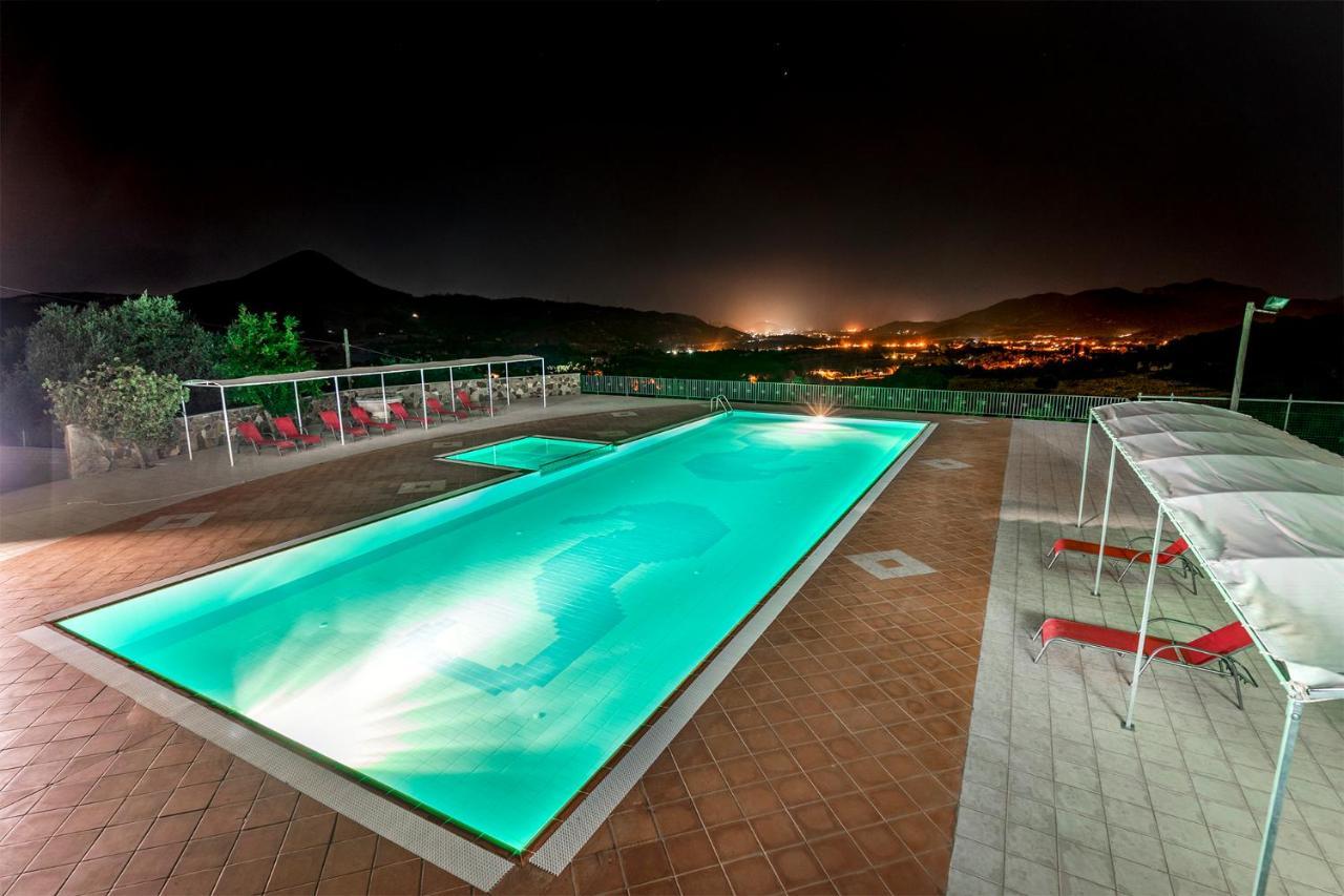 Hotel Is Murtas Jerzu ภายนอก รูปภาพ